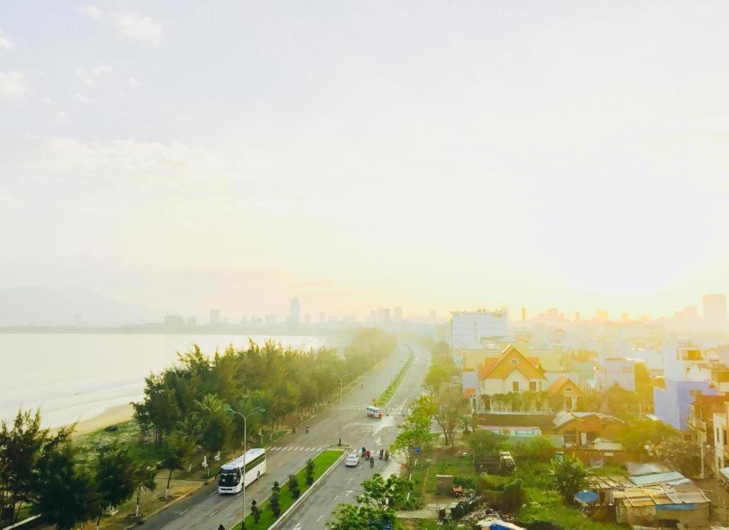 Whale Ocean View Hotel Da Nang Bagian luar foto