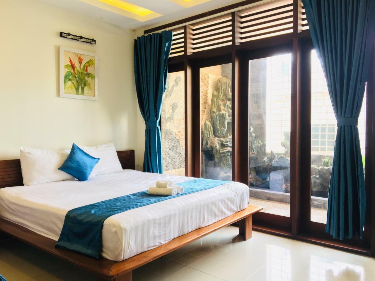 Whale Ocean View Hotel Da Nang Bagian luar foto